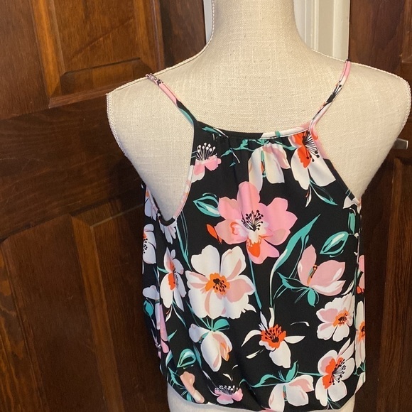 Express spaghetti strap floral crossover blouse - Picture 6 of 8